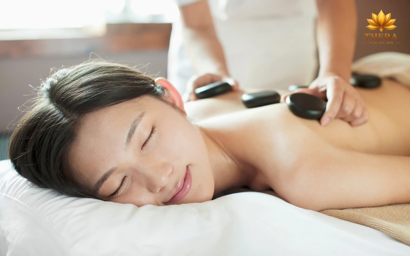 Massage trị liệu đá nóng