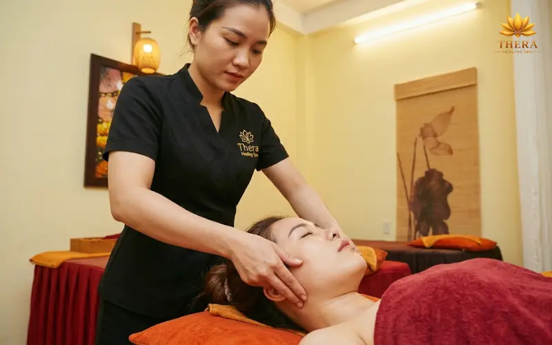 Massage đầu thư giãn