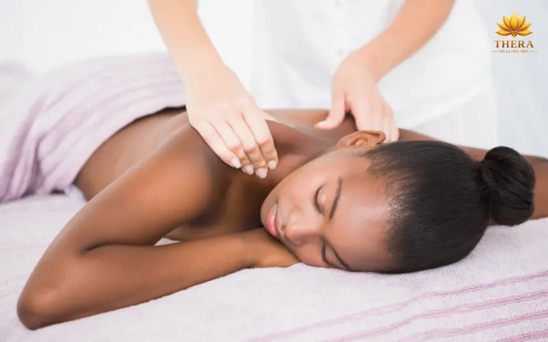 Liệu trình massage bấm huyệt tại Charm Spa
