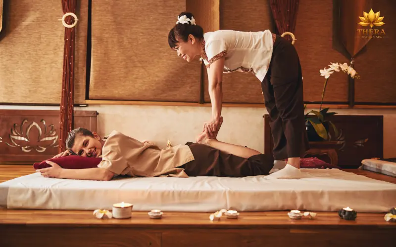 Người có tuần hoàn máu kém phù hợp massage thái