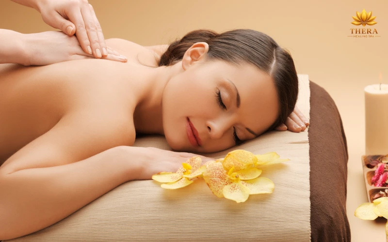 Massgae bấm huyệt giúp giảm quá tình lão hoá