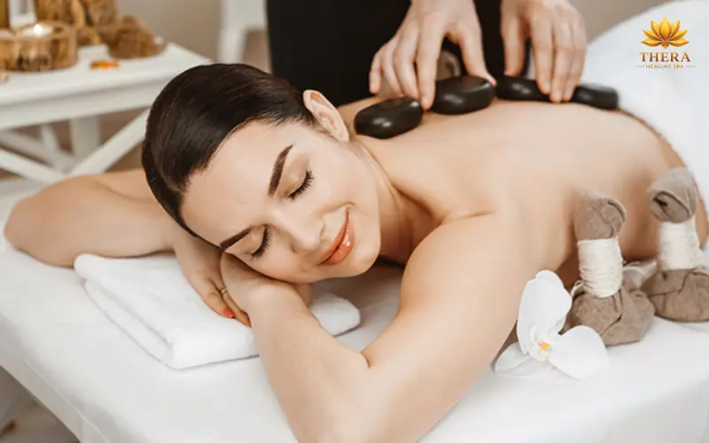 Liệu pháp xoa bóp kết hợp đá nóng