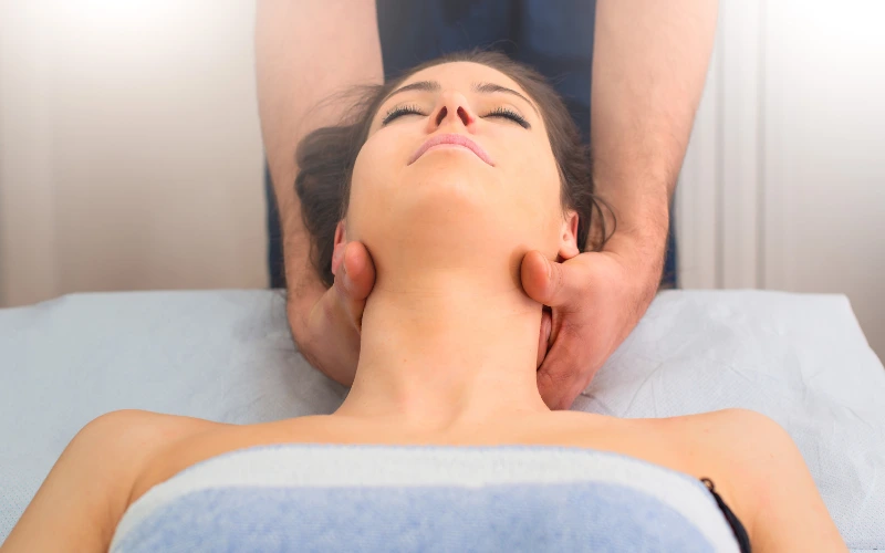 Quy trình thực hiện massage cổ vai gáy