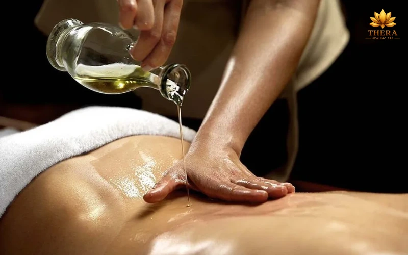 Thoa tinh dầu thảo mộc và làm nóng